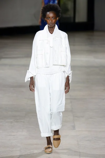 Look 11